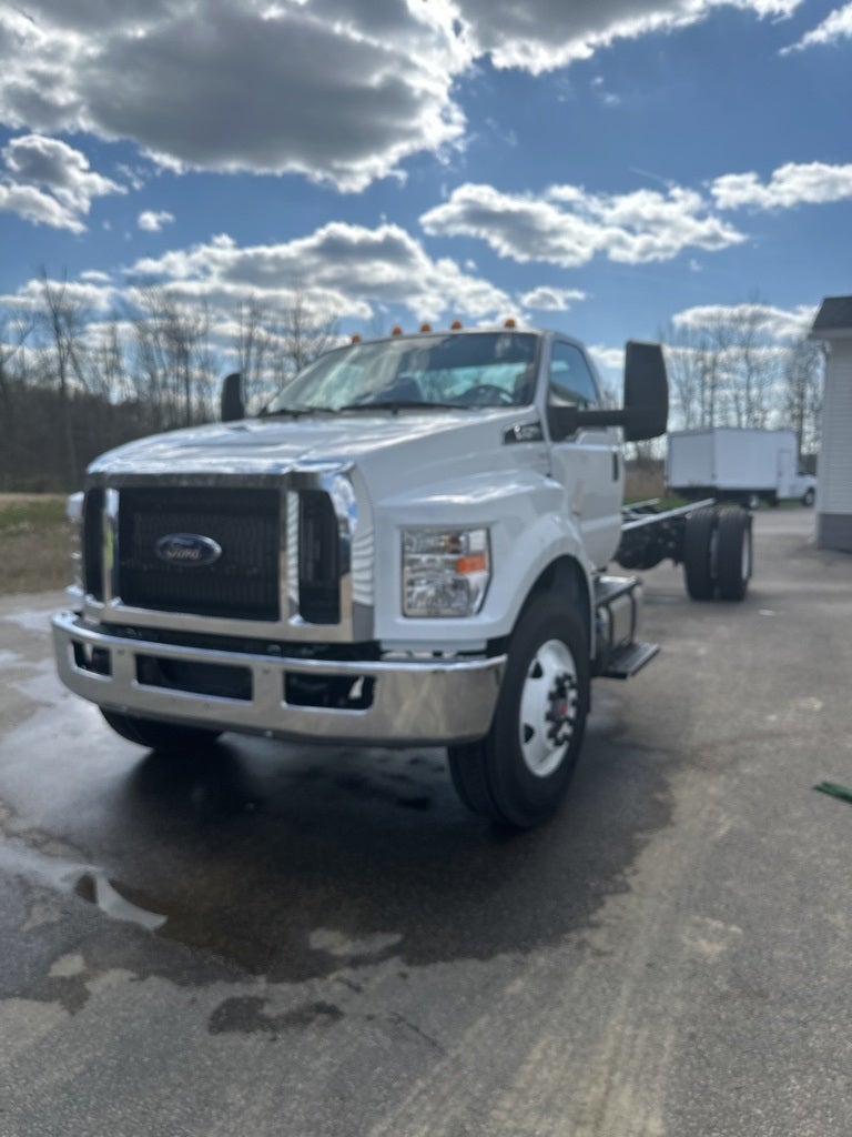 2025 Ford F-750SD